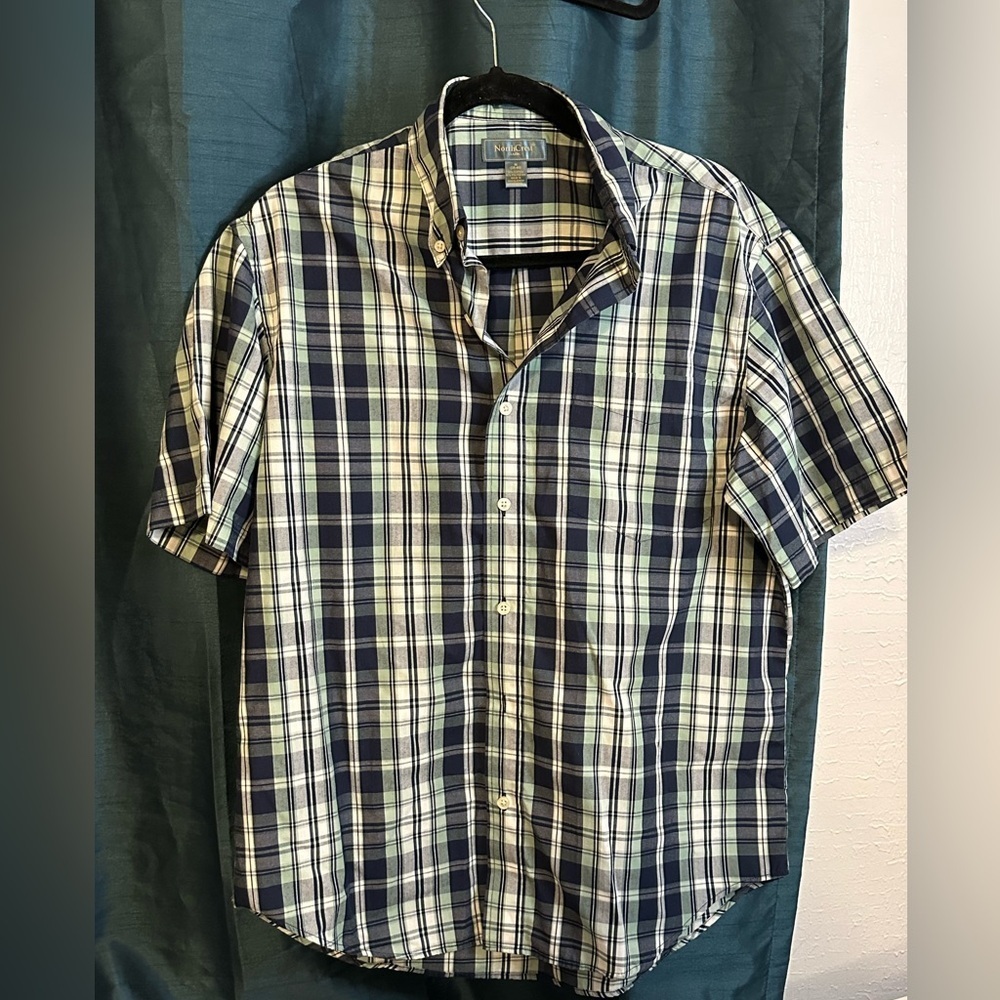 NorthCrest Men's Navy and Green Plaid Button Down Shirt